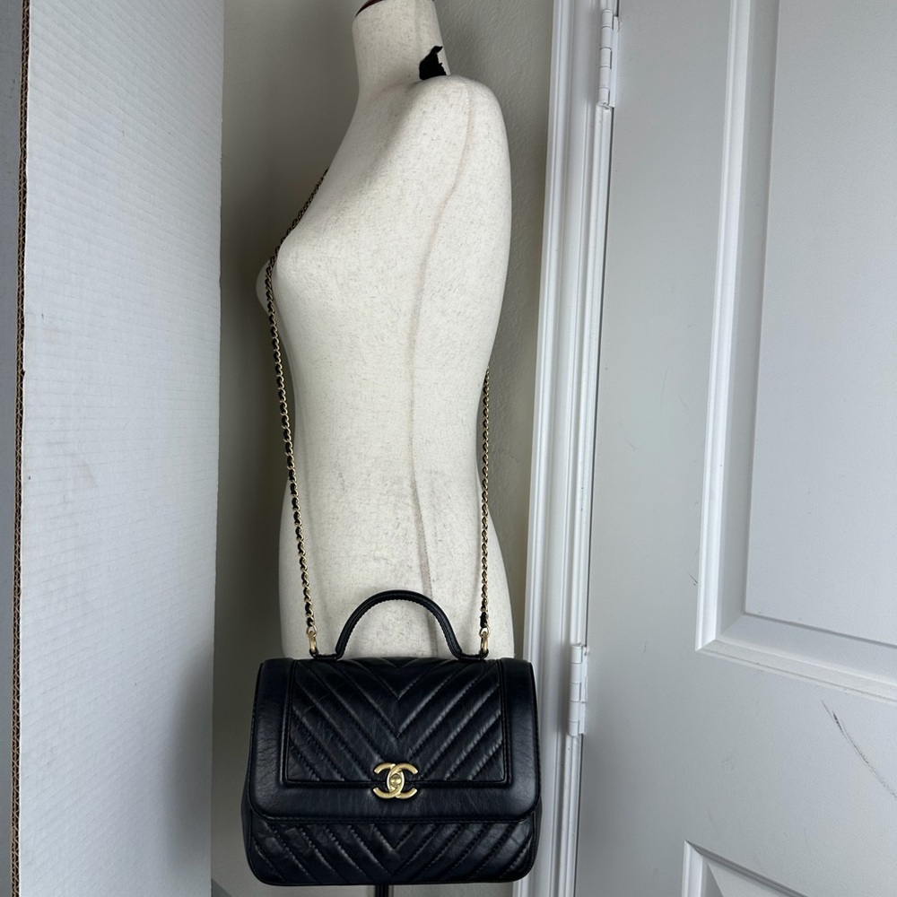 Chanel Trendy CC Top Handle Flap Bag Black Chevron Leather GHW - Picture 14 of 17